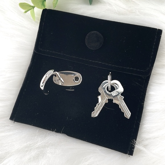 Louis Vuitton Silver Padlock and Key #315 - Picture 6 of 15